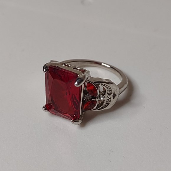 Silver Tone And Red Plastic Ring Size 6.75 - Picture 1 of 11